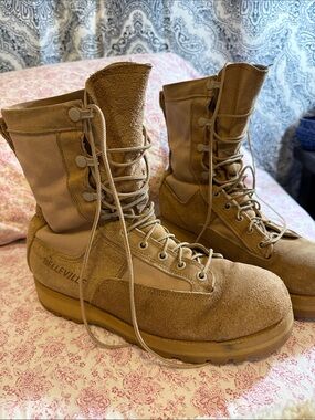 Belleville Men's Tactical Lace-Up Boots in Coyote Brown